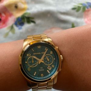 Michael Kors Hunger Stop Chronograph Dial Watch